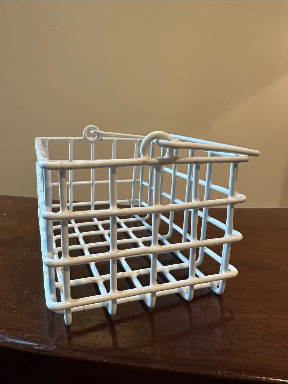 Small coated metal basket • perfect for kids